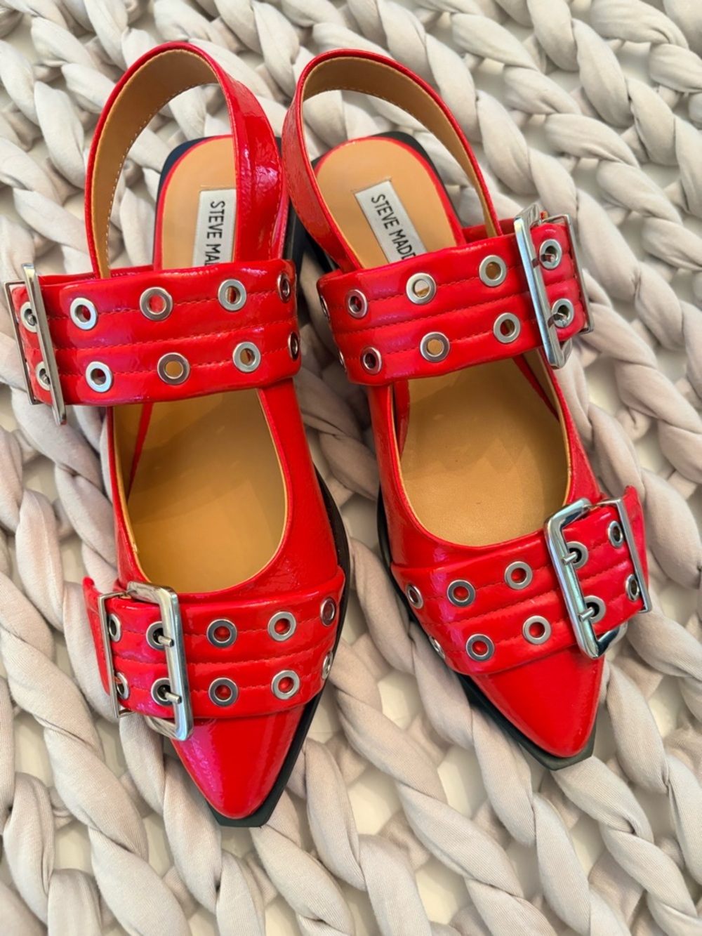 Steve Madden Graya Flat - Picture 2 of 4